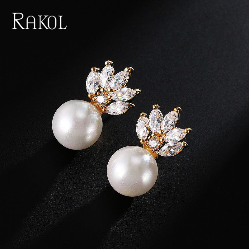 Simple Pearl Stud Earrings