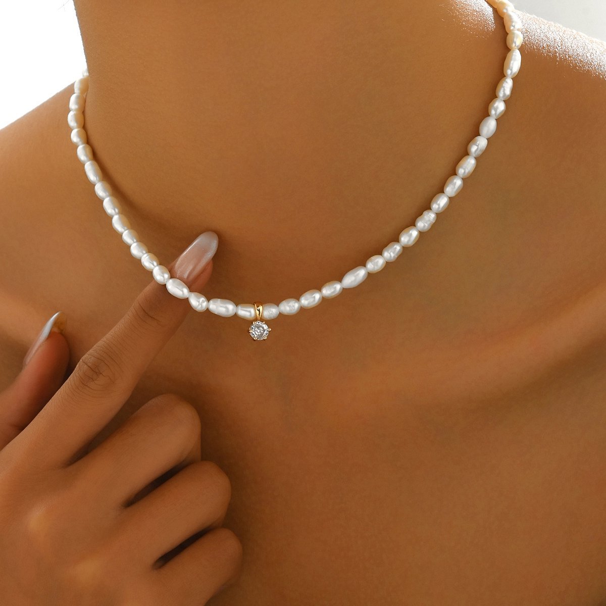 Elegant Freshwater Pearl Choker Necklace With Diamond Pendant