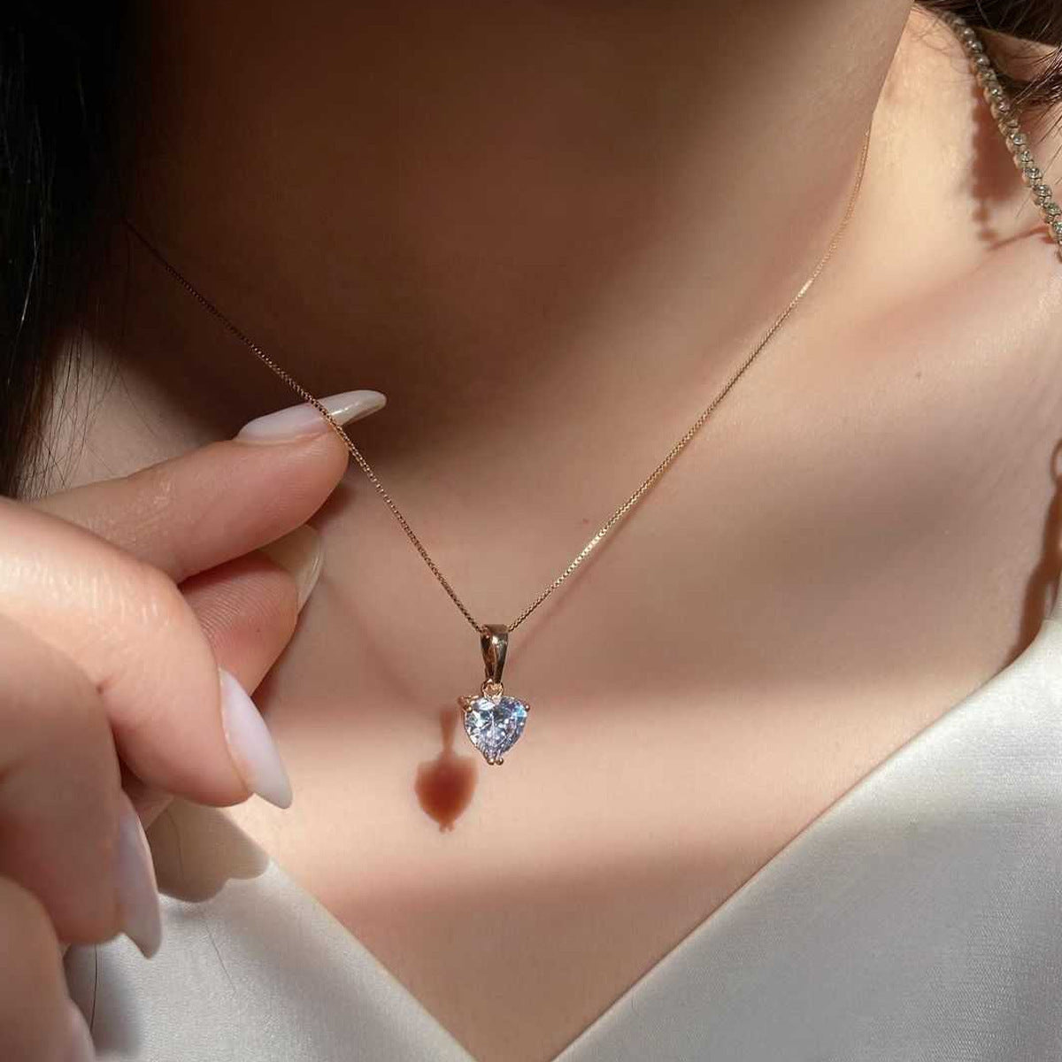 Love Pendant Alloy Diamond-studded Necklace