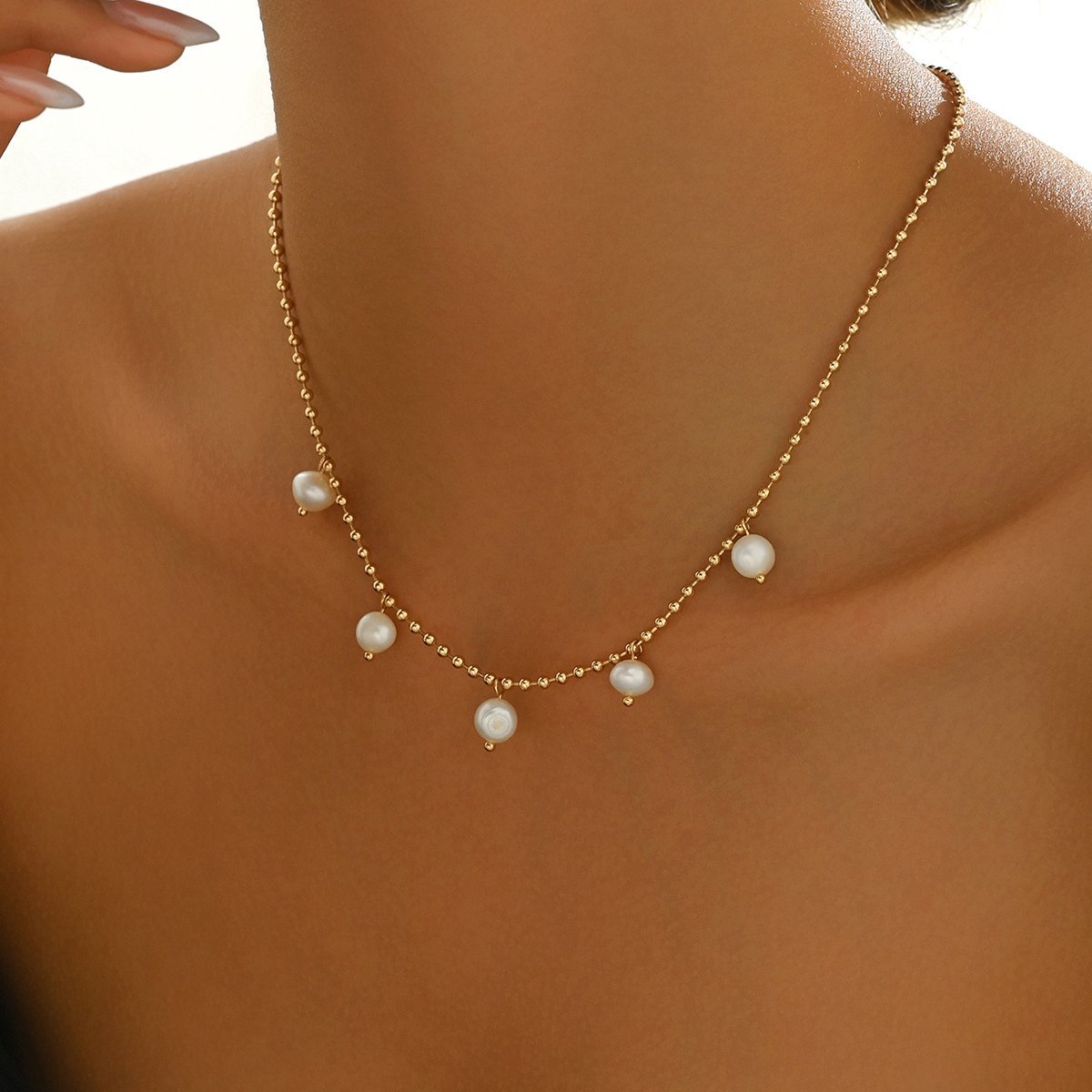 Elegant Gold-Tone Pearl Drop Anklet