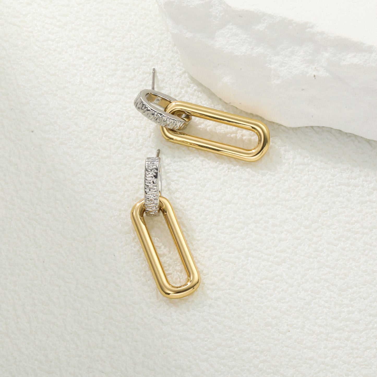Geometric Hollow Line Diamond Oval Earrings