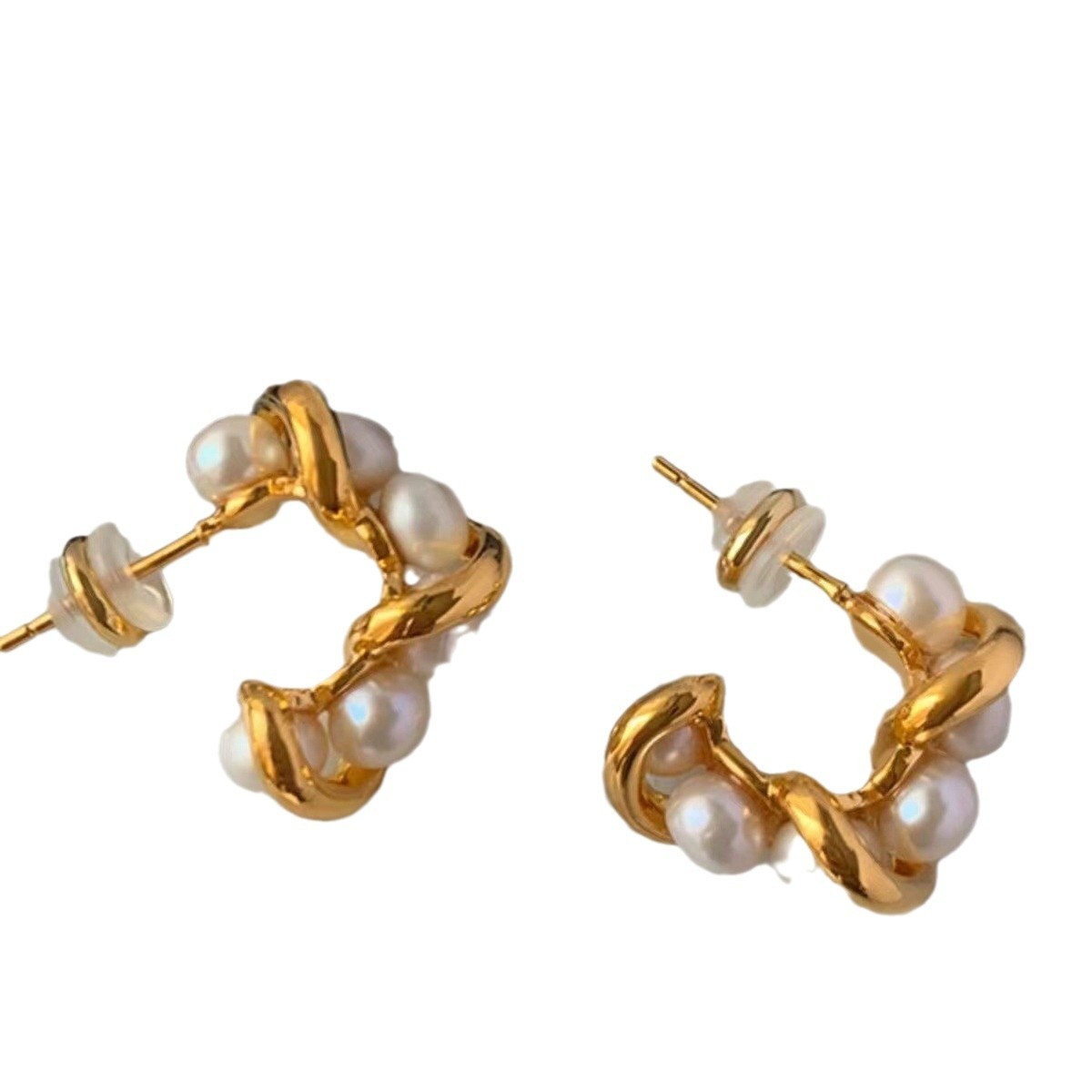 Silver Needle Fashion Winding Pearl Earrings