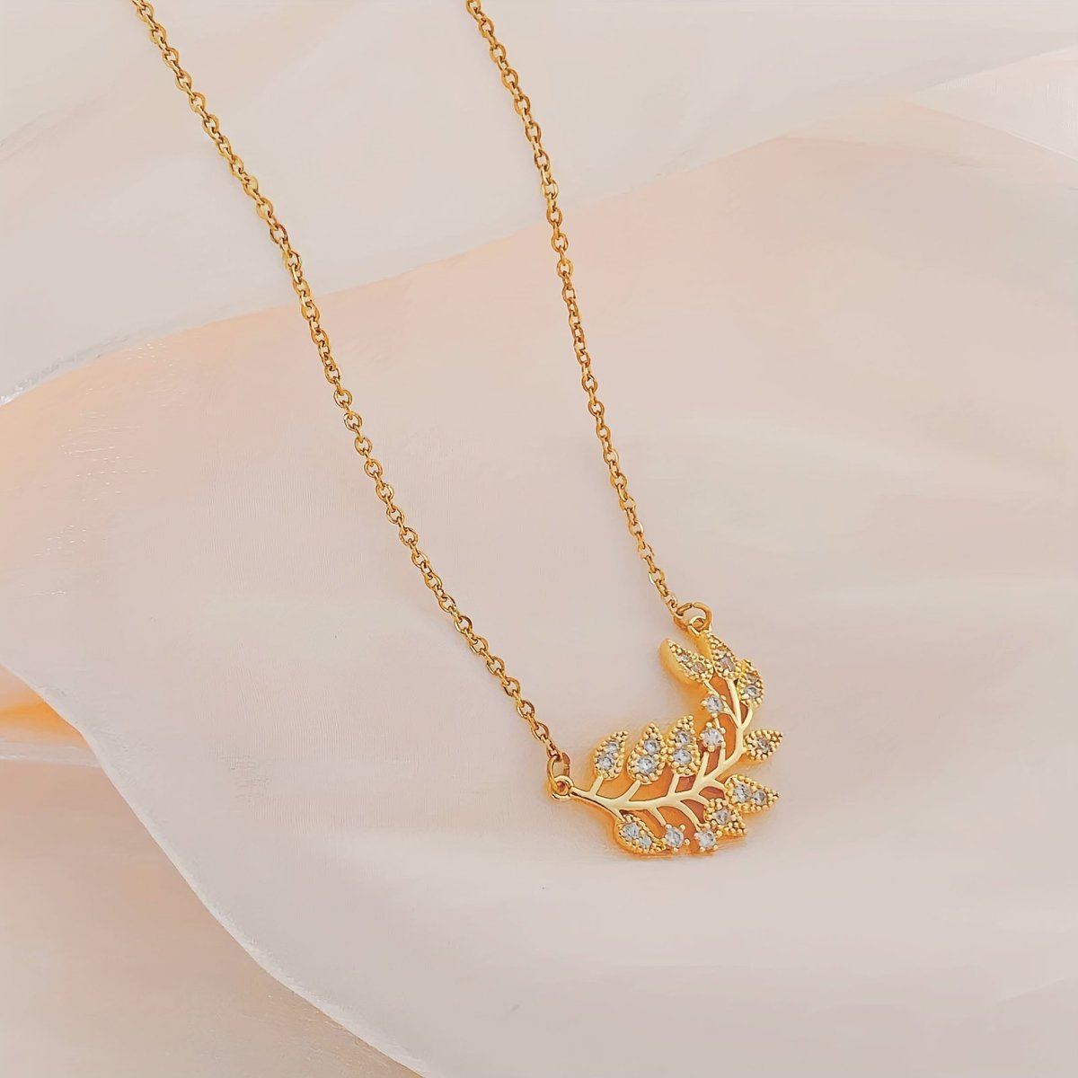Necklace With Leaves And Diamond Zircon Clavicle