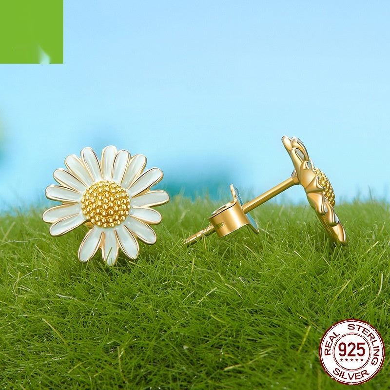 Spring Cream Green Stud Earrings