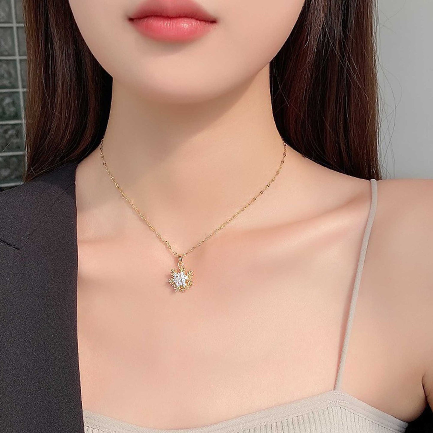 Korean-style Simple Snowflake Rotating Necklace Pendant