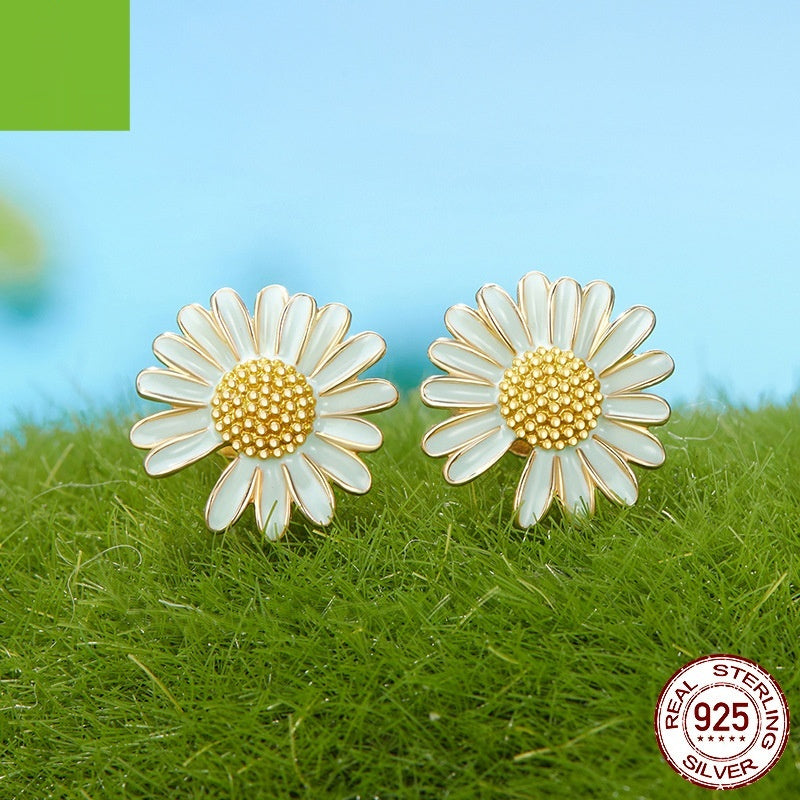 Spring Cream Green Stud Earrings