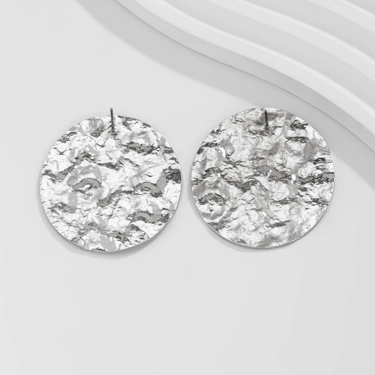 Ornament Exaggerated Corrugated Hemp Surface Round Studs