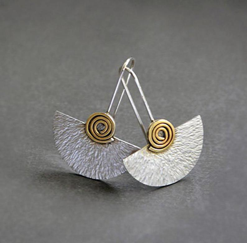 Exaggerated Spiral Semicircle Piece Two-color Winding Earrings