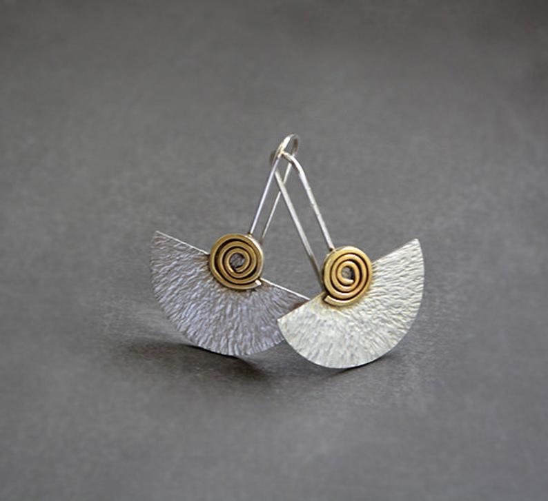 Exaggerated Spiral Semicircle Piece Two-color Winding Earrings