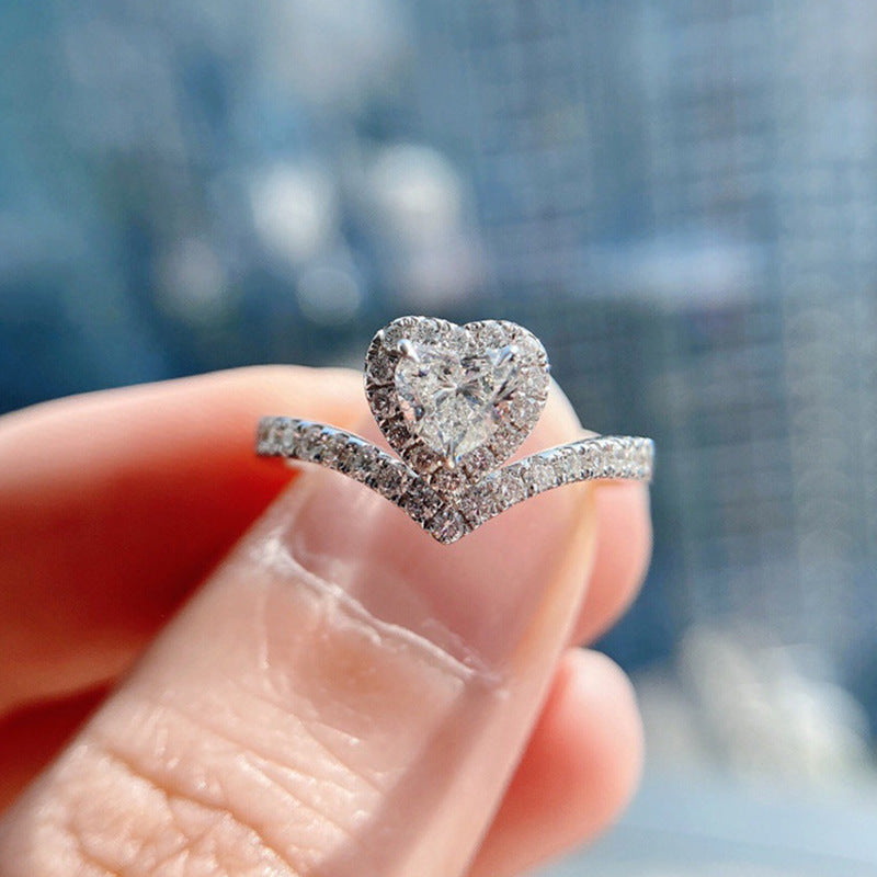 Simple V-shaped Heart-shaped Zircon Ring