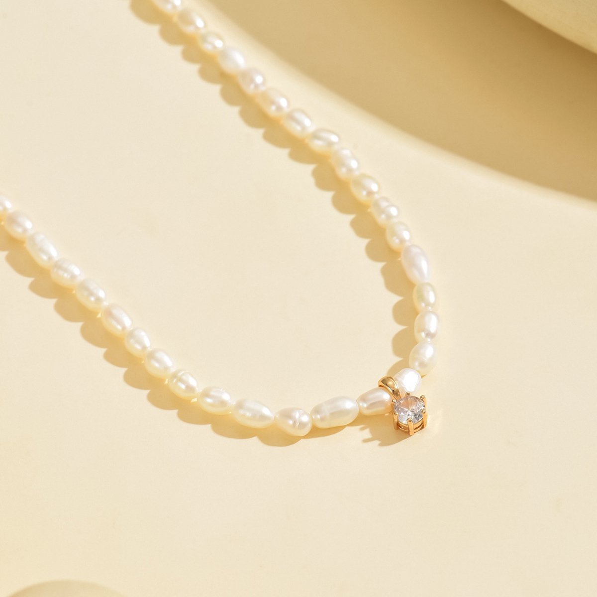 Elegant Freshwater Pearl Choker Necklace With Diamond Pendant