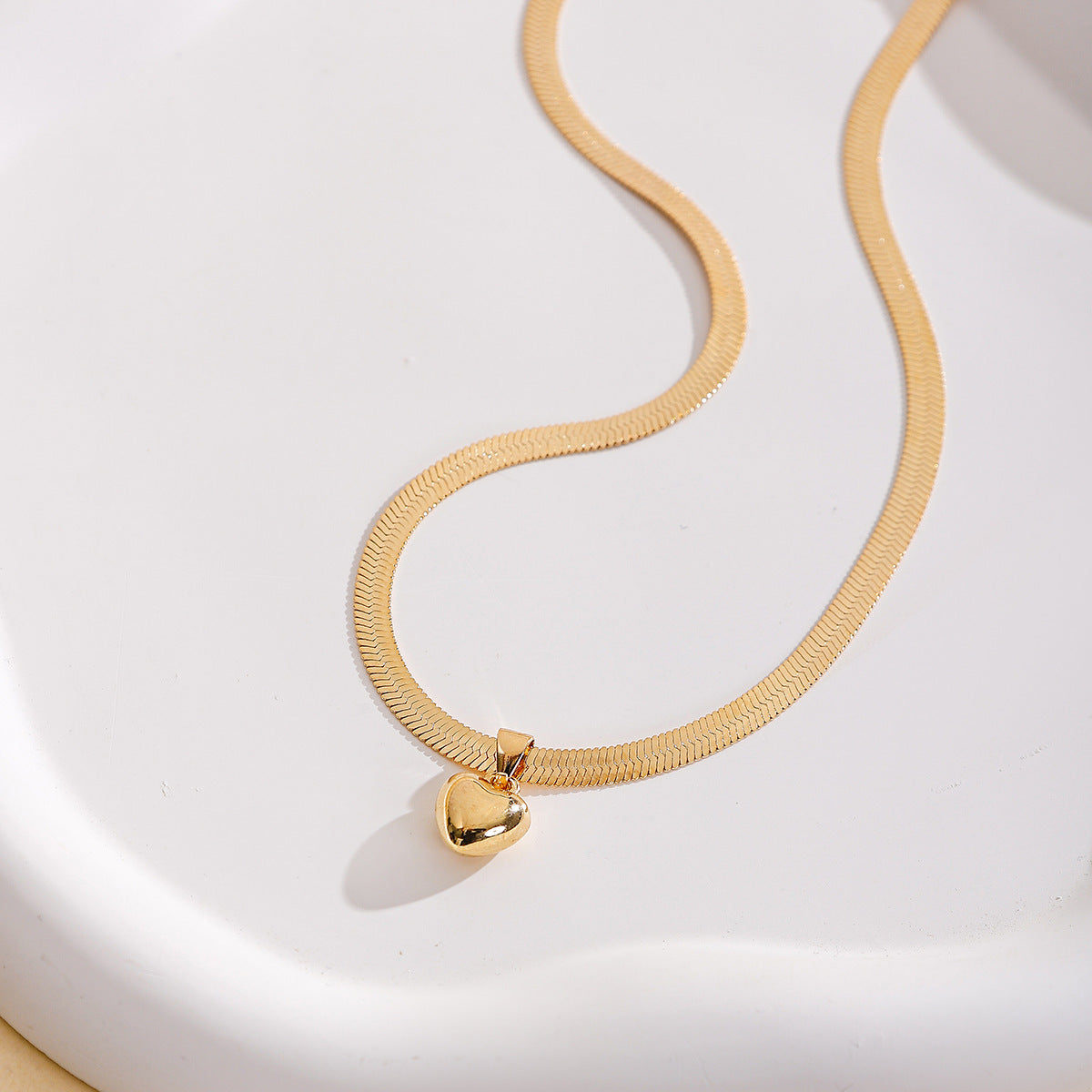 Alloy Peach Heart Sweater Chain Necklace