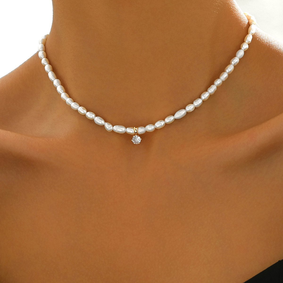 Elegant Freshwater Pearl Choker Necklace With Diamond Pendant
