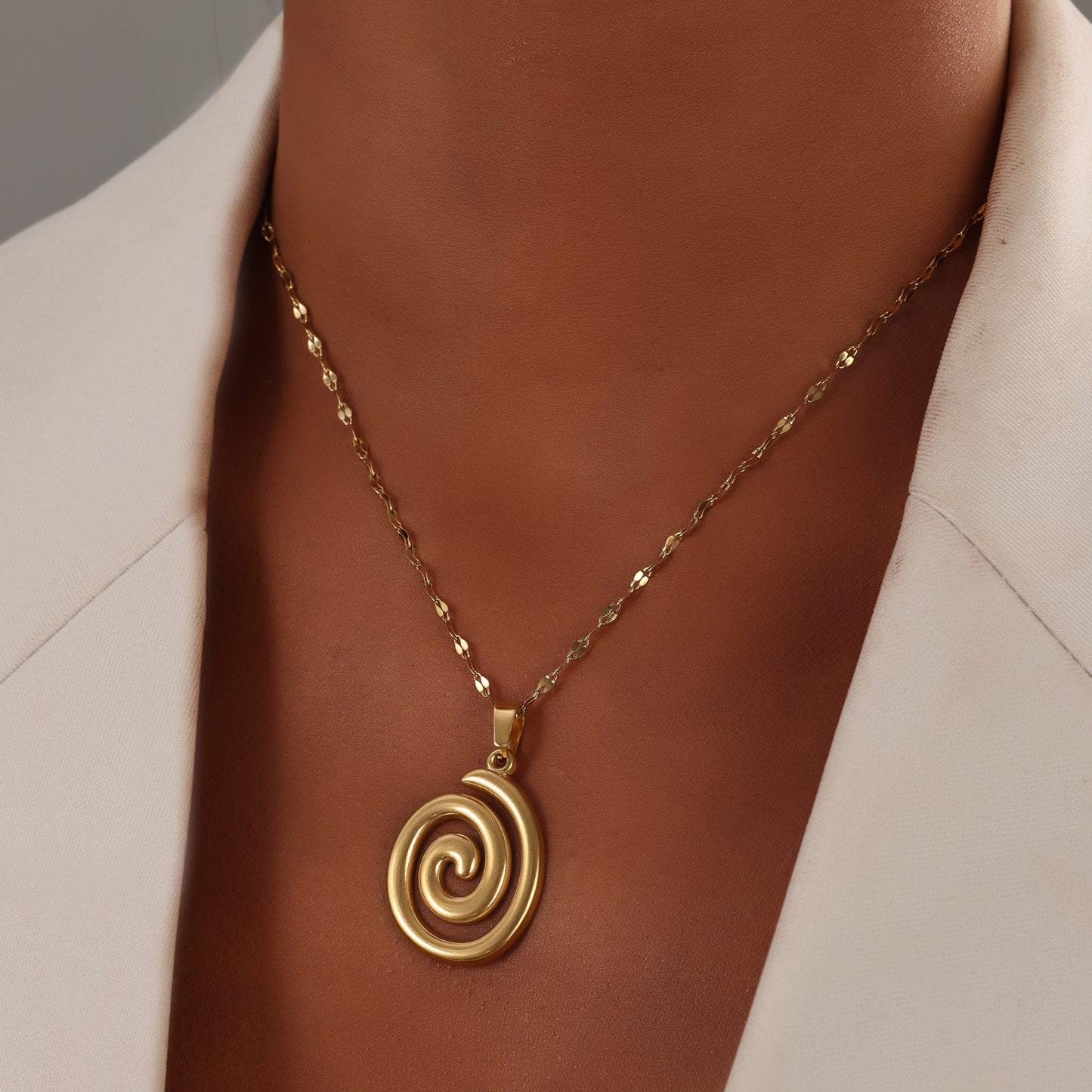 Stainless Steel Plated With 18k Gold, Creative And Versatile Geometric Vortex Necklace