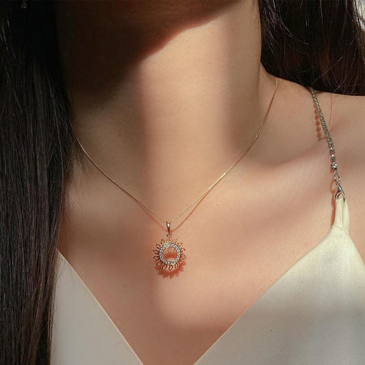 Fashion Jewelled Women's Alloy Sun Round Pendant Necklace