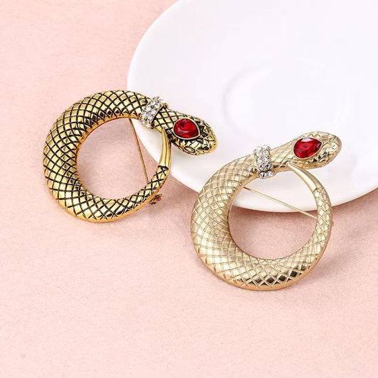 Retro Exaggerated Alloy Electroplated Gold Snake Brooch