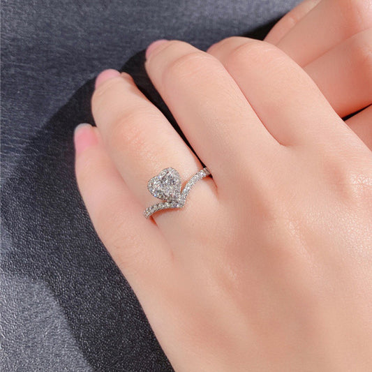 Simple V-shaped Heart-shaped Zircon Ring