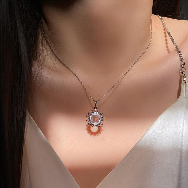 Fashion Jewelled Women's Alloy Sun Round Pendant Necklace