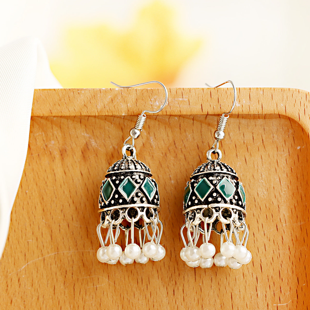 Pearl Tassel Retro Earrings