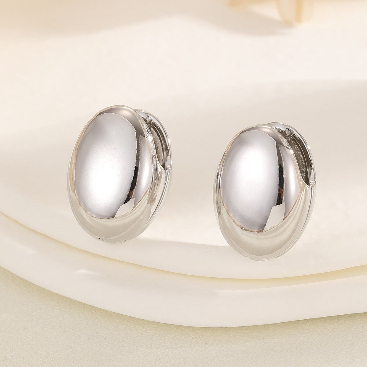 Simple Glossy Oval Water Drop Ear Clip Earrings