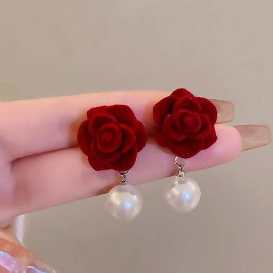 Vintage Velvet Dignified Flowers Pearl Niche Ear Studs