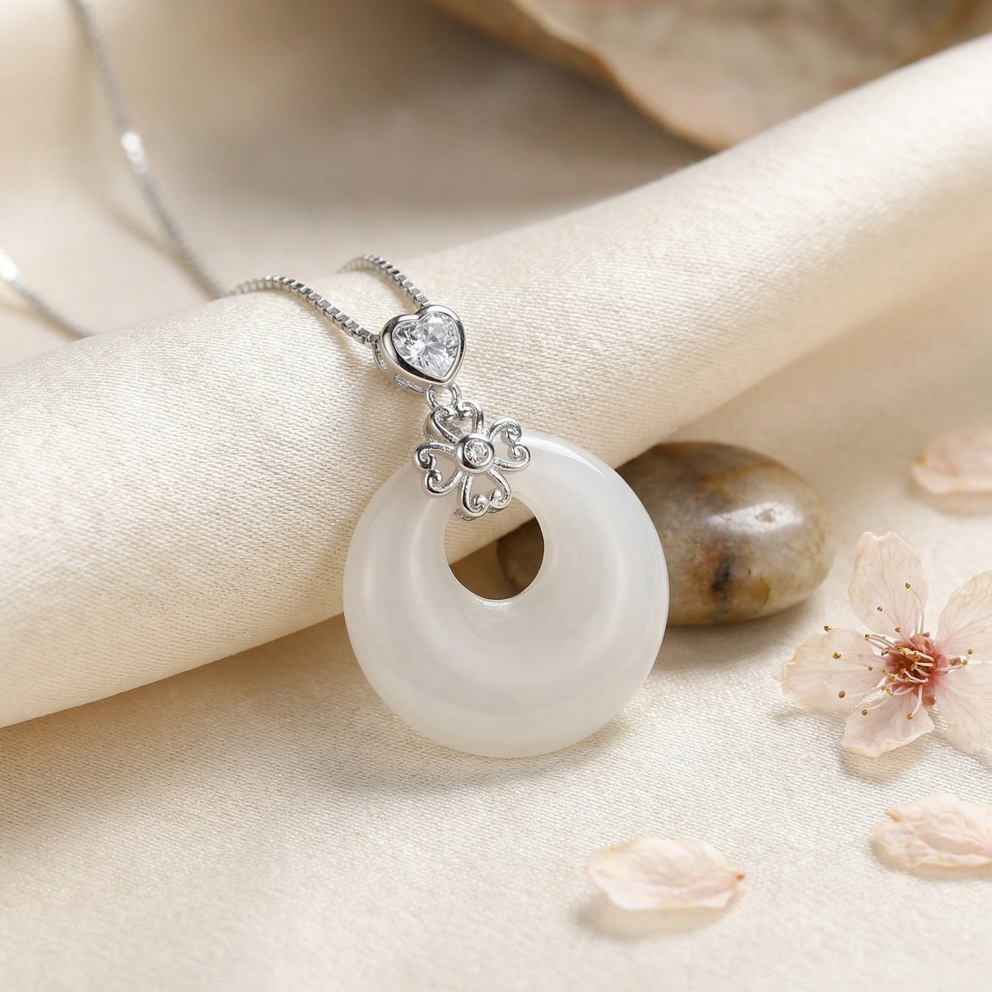 925 Sterling Silver Elegant White Stone Donut Necklace with Heart and Four-Leaf Clover Accents
