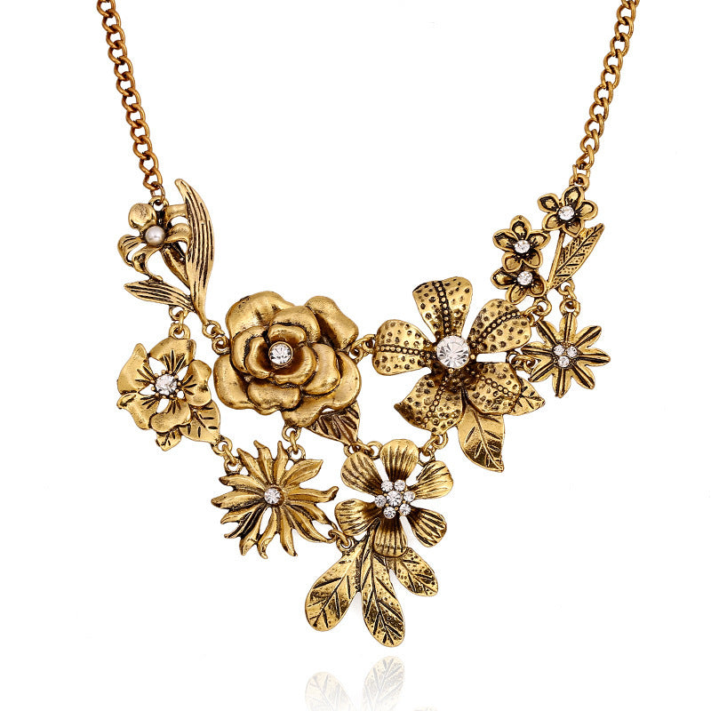 Retro Diamonds Floral Necklace