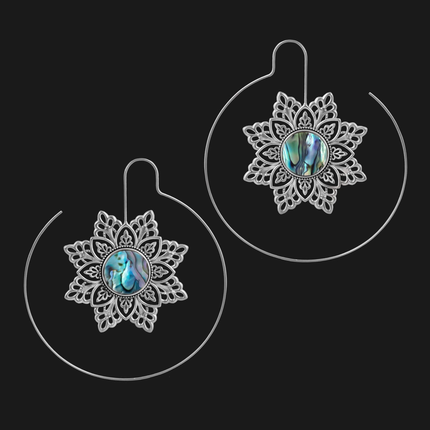 Hollowed-out Dignified Flowers Earrings