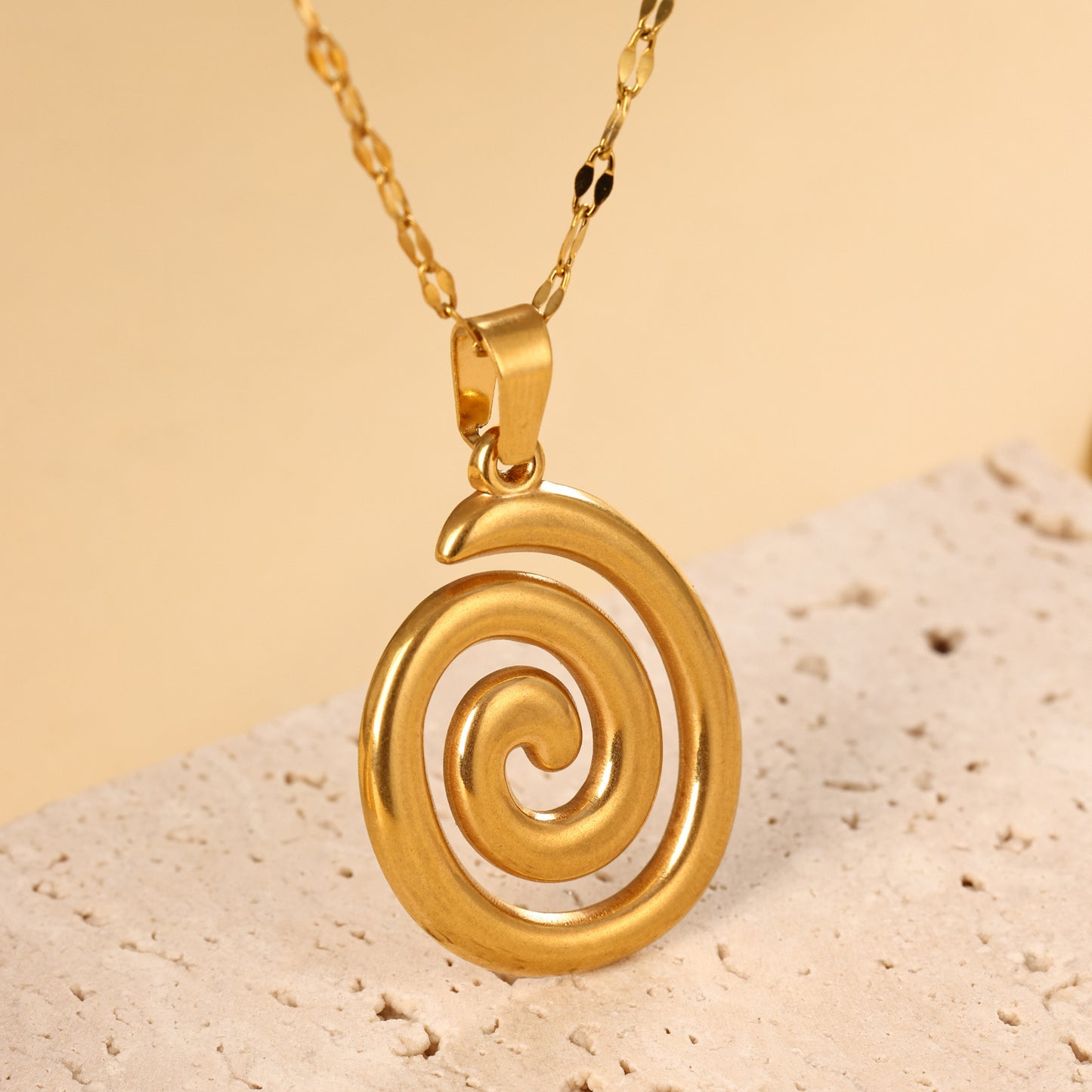 Stainless Steel Plated With 18k Gold, Creative And Versatile Geometric Vortex Necklace