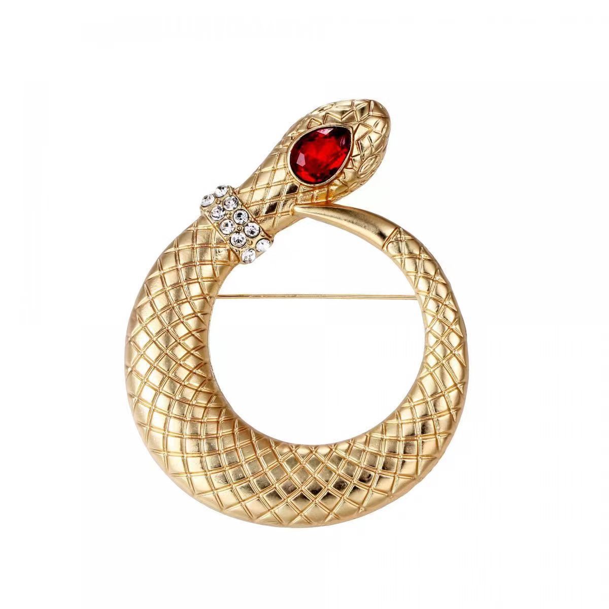 Retro Exaggerated Alloy Electroplated Gold Snake Brooch