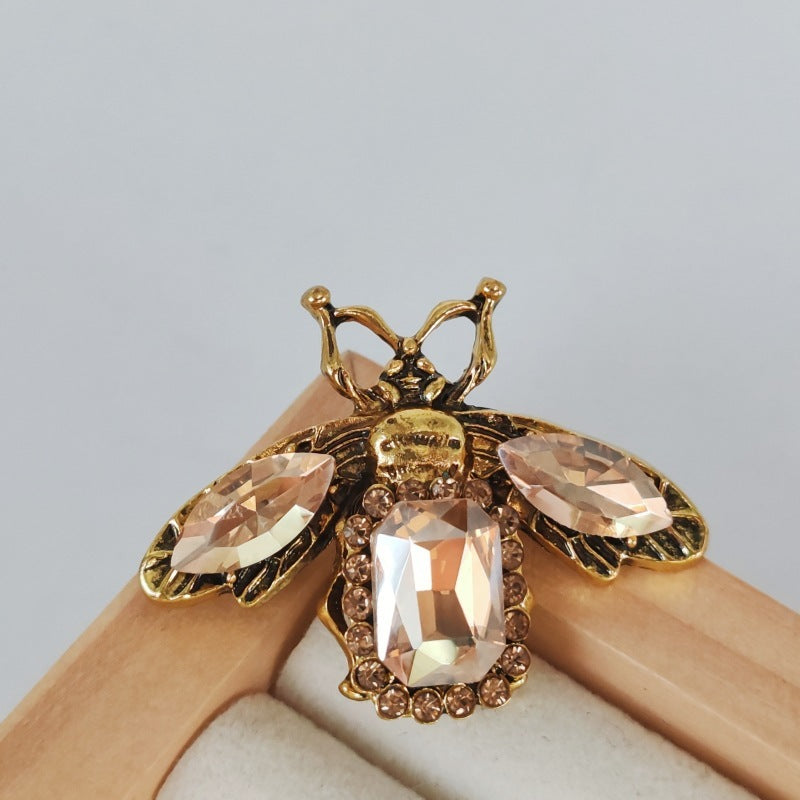 Vintage Style Bee Inlaid Exquisite Brooch