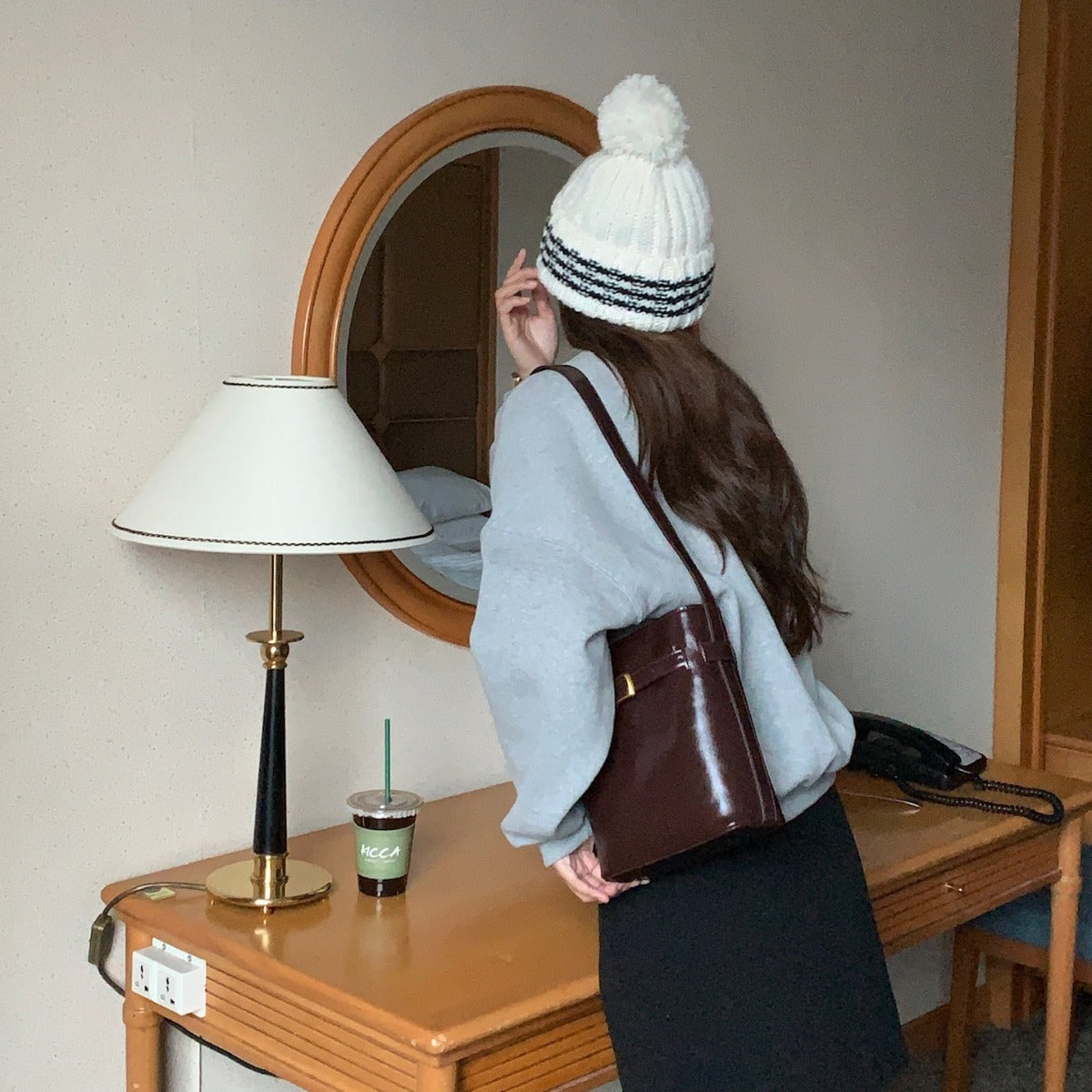 Oil Wax Leather Shoulder Messenger Retro Simple Bucket Bag