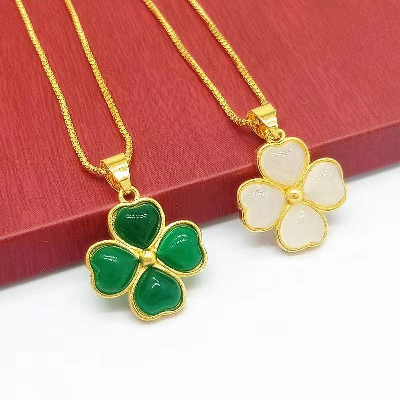 Four-Leaf Clover Inlaid Chalcedony Agate Pendant Necklace