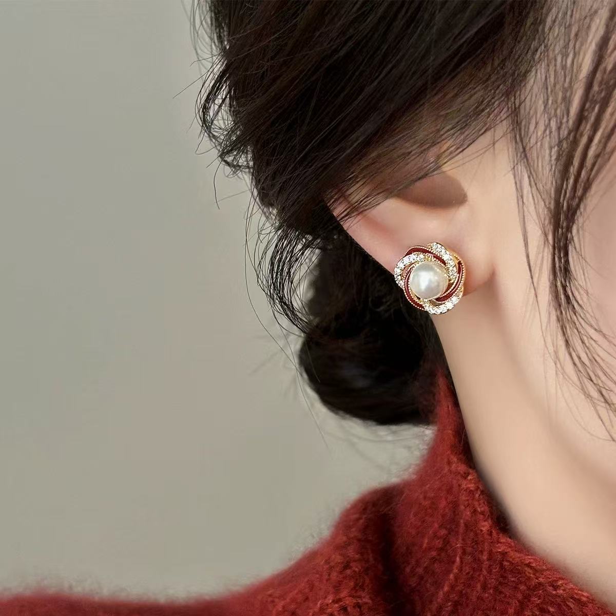 Light Luxury Diamond-Encrusted Red Pearl Earrings