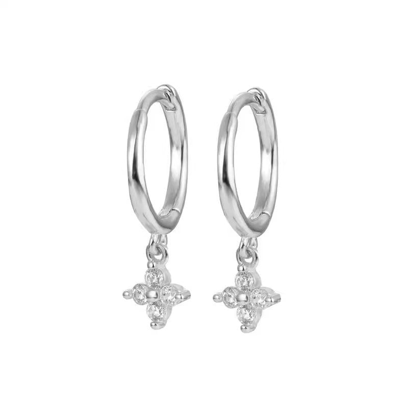 S925 Sterling Silver Temperamental Earrings Elegant Black Four-leaf Flower