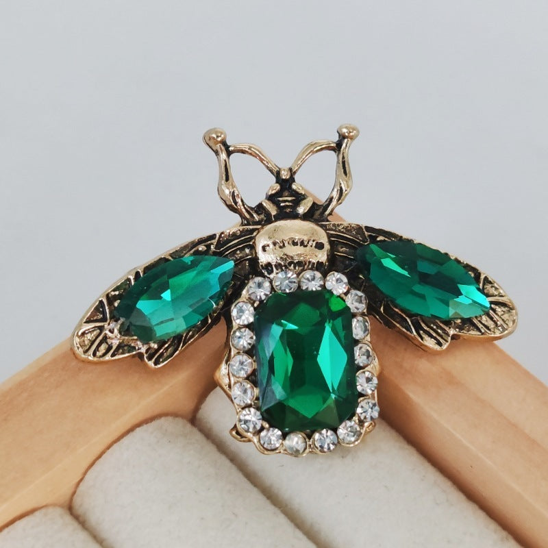 Vintage Style Bee Inlaid Exquisite Brooch