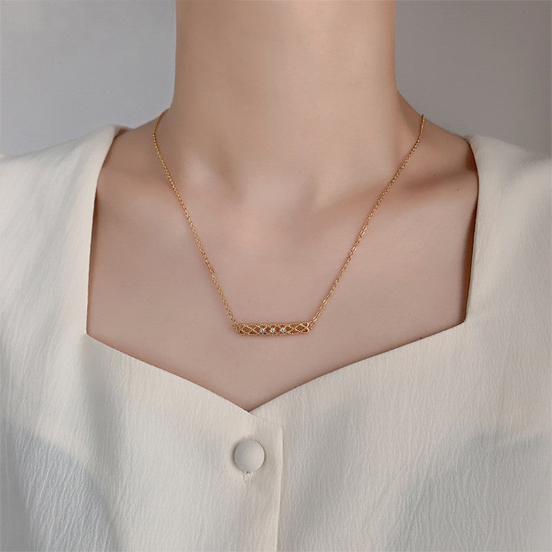 Retro Court Necklace For Women Twin Design