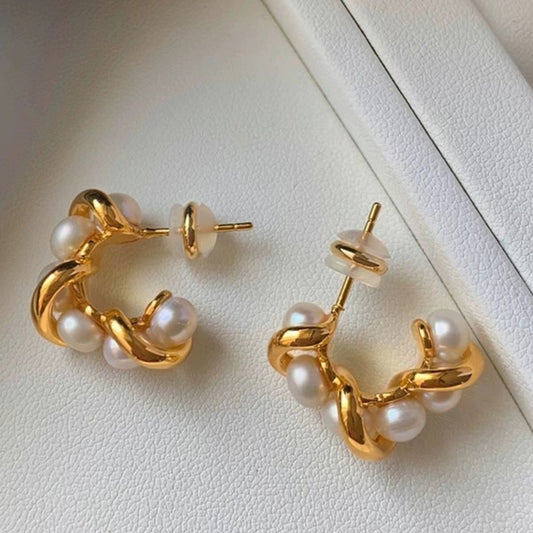 Silver Needle Fashion Winding Pearl Earrings