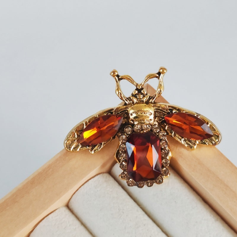 Vintage Style Bee Inlaid Exquisite Brooch