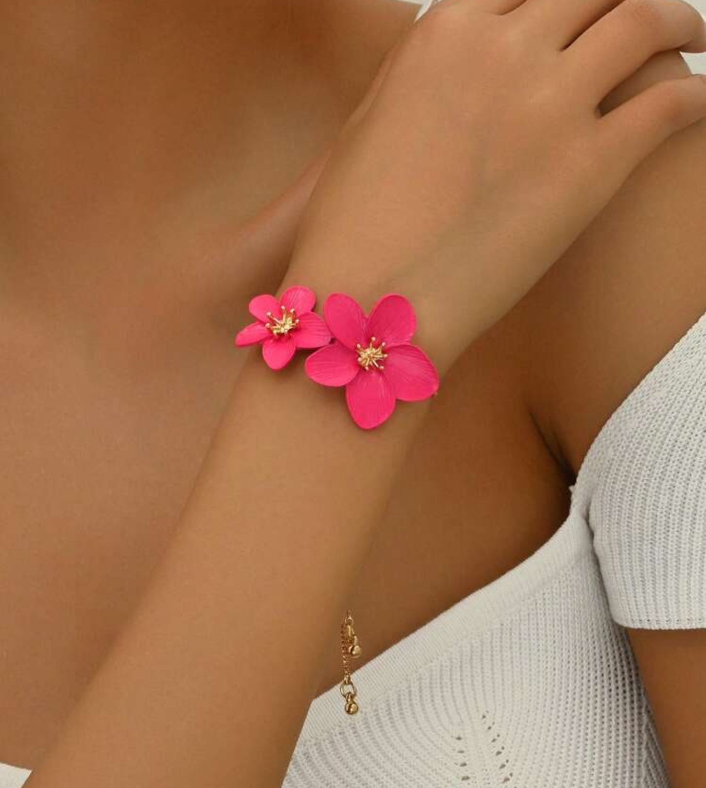 Adjustable Fresh Pink Floral Luxurious Bracelet