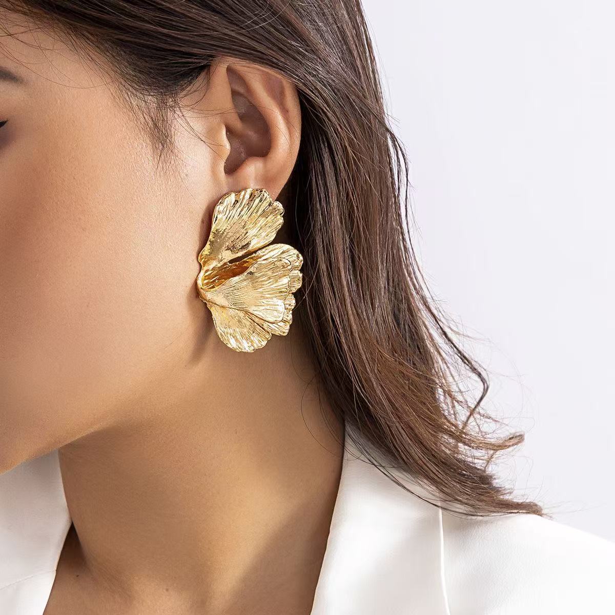 New Metal Flower Earrings For Women