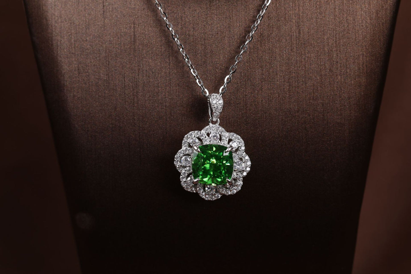 S925 Emerald Pendant Necklace