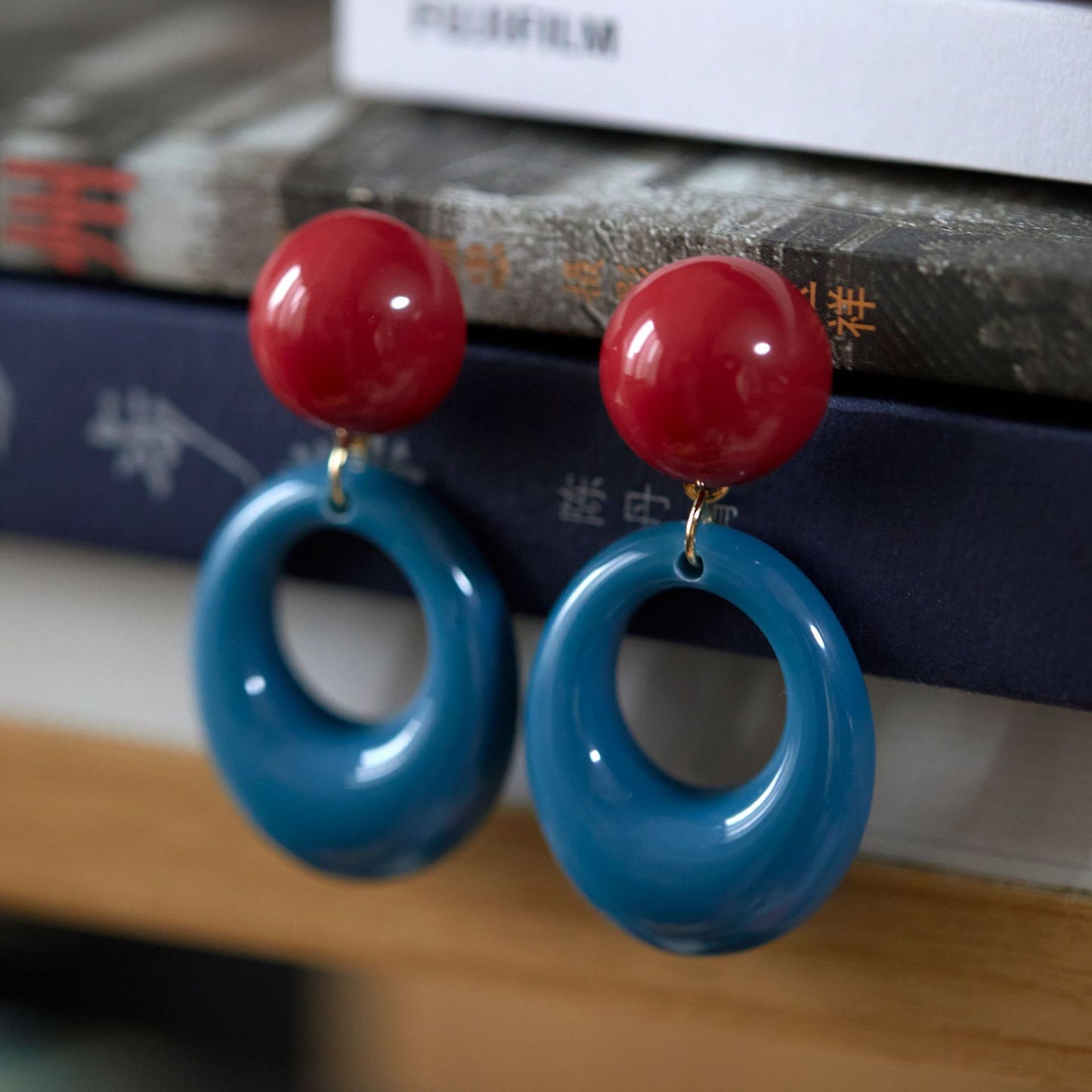 Retro Circle Contrast Color Earrings