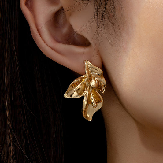 Golden Fashion Personalized And Temperamental Stud Earrings