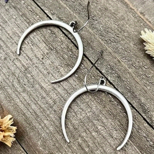 Retro C- Shaped Design Earrings