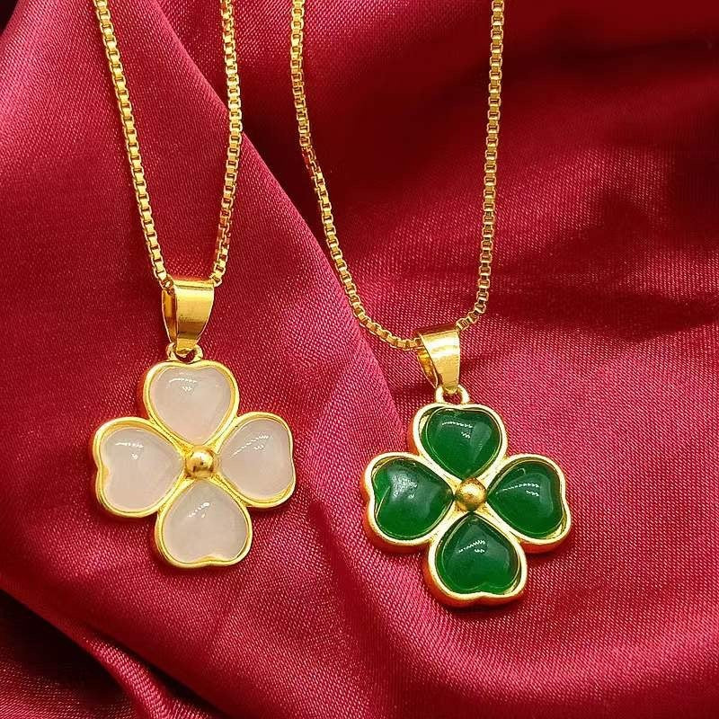 Four-Leaf Clover Inlaid Chalcedony Agate Pendant Necklace