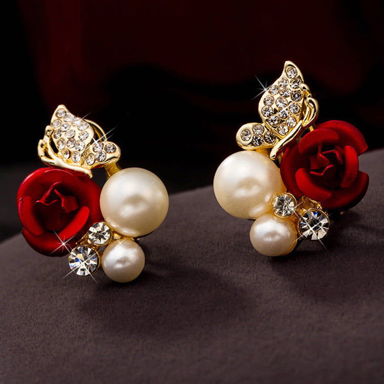 Vintage Velvet Dignified Flowers Pearl Niche Ear Studs