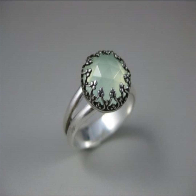 Retro Round Emerald Ring