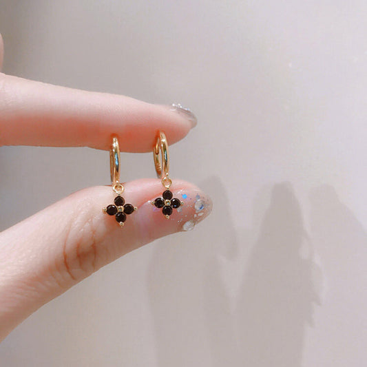 S925 Sterling Silver Temperamental Earrings Elegant Black Four-leaf Flower