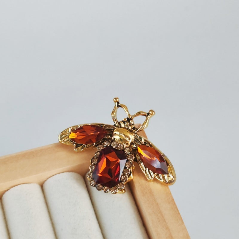 Vintage Style Bee Inlaid Exquisite Brooch